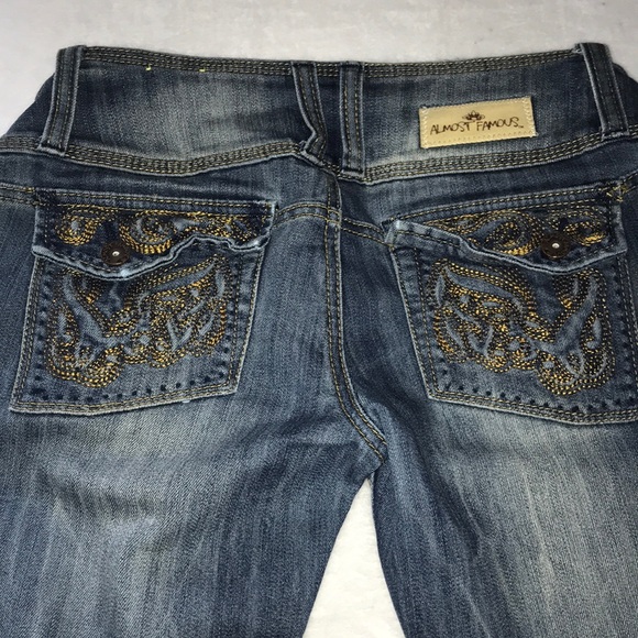 Almost famous Capri pants - Picture 3 of 4